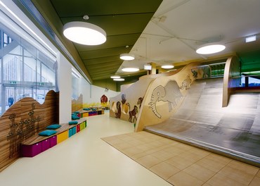 Kinderland Westside - main space with slide