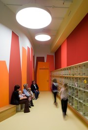 Kinderland Westside - locker room