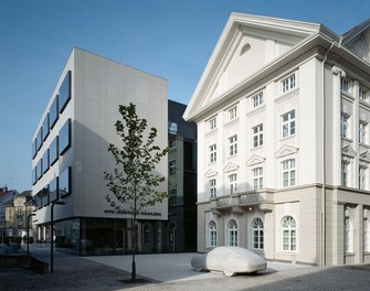 Hypobank Bregenz - square with art in public space