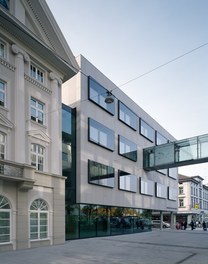 Hypobank Bregenz - west front with bridge