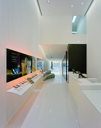 A1 Shop Mariahilfer Straße - showroom with counters