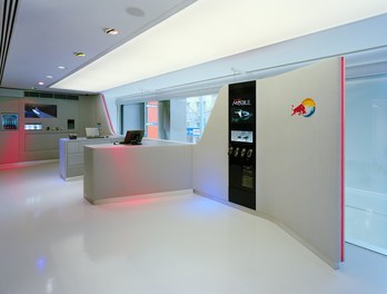 A1 Shop Mariahilfer Straße - counters