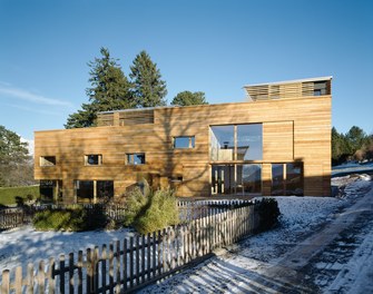 Duplex House Sistrans - west front with garden