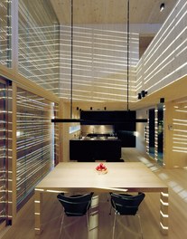 Duplex House Sistrans - living-dining room with closed shutters