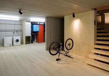 Duplex House Sistrans - basement