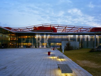 Rooftop Garage Europark Salzburg - Europark at night