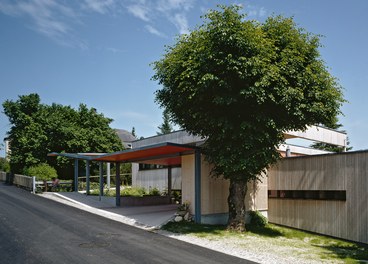 Yoga-Haus - view from street