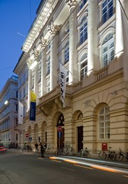 Kunstraum Niederösterreich - view from street