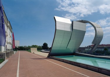 Donau-Universität Krems - art in public space