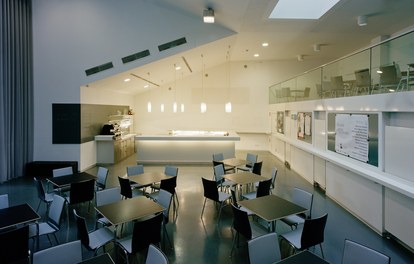 Bühne im Hof Erweiterung - foyer and restaurant