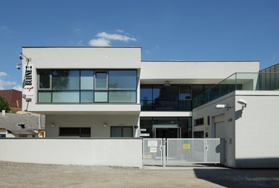 Bühne im Hof Erweiterung - access