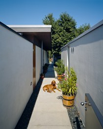 Residence Schubert - entrance with security