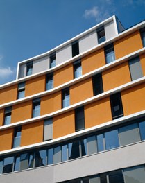 Students Hostel Sechshauserstrasse - detail of facade