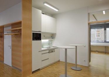 Students Hostel Sechshauserstrasse - tea kitchen