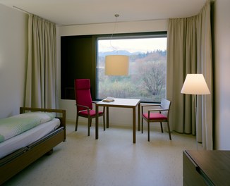 Nursing Home Innsbruck - bedroom