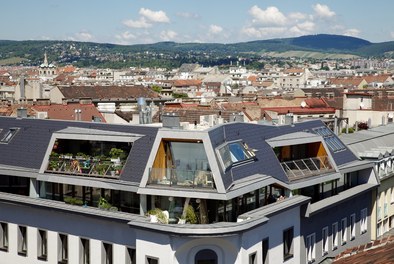 Attic Kaiserstrasse - detail of facade