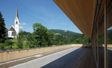 Raiffeisenbank Egg - terrace