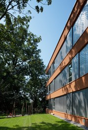 Housing Complex Arlbergstrasse - children's playground