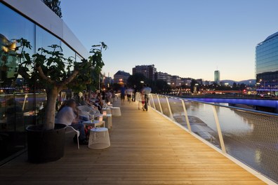Motto am Fluss - terrace at night