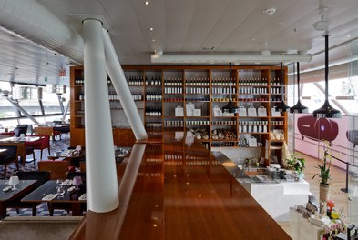 Motto am Fluss - shop and restaurant