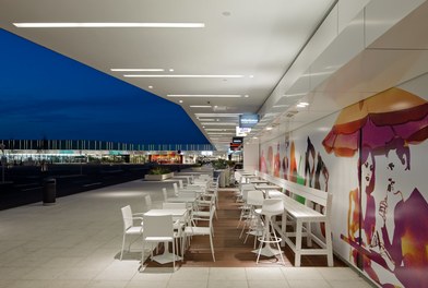Marchfeldcenter - terrace cafe at night