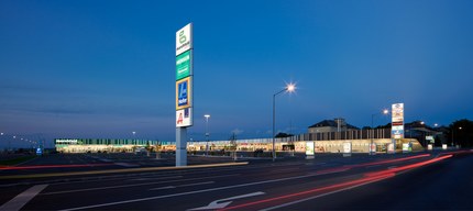 Marchfeldcenter - general view at night