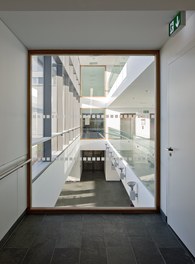 LKH Wolfsberg - Lympf Clinic - view into atrium
