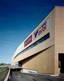 Sutterlüty Hohenems - west facade with driveway