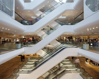 Shoppingcenter Gerngross - escalators and floors