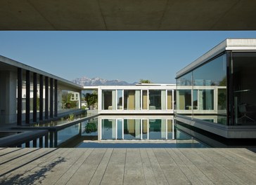 Bathhouse - courtyard with pool