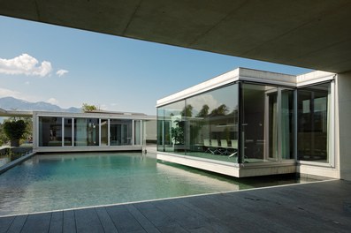 Bathhouse - courtyard with pool