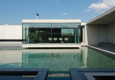 Bathhouse - courtyard with pool