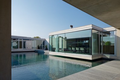 Bathhouse - courtyard with pool