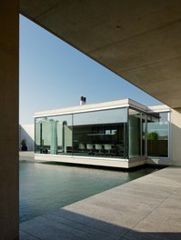 Bathhouse - courtyard with pool