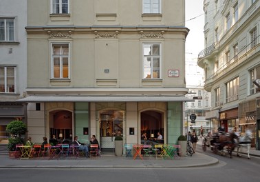 1010 Bar - general view