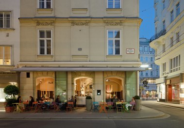 1010 Bar - general view at night