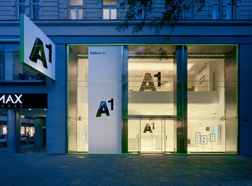 A1 Shop Mariahilferstrasse - night shot