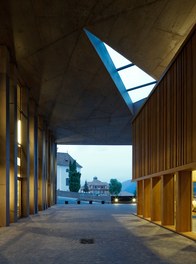 Winery Nals  Margreid - court at night