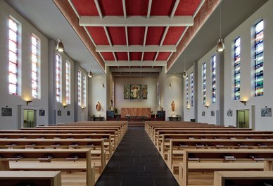 Parish Church St. Gebhard - main aisle