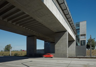 U2 Underground  Station Donaumarina - station and traffic