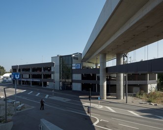 U2 Underground  Station Donaustadtbrücke - park and ride