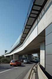 U2 Underground  Station Donaustadtbrücke - traffic situation