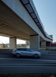 U2 Underground  Station Donaustadtbrücke - traffic situation