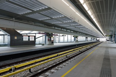 U2 Underground  Station Donaustadtbrücke - platform
