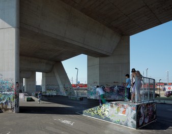 U2 Underground  Station Stadlau - skaters playground