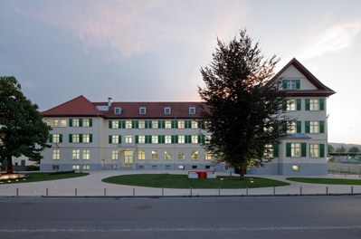 Social Center Schützengarten - general view at night