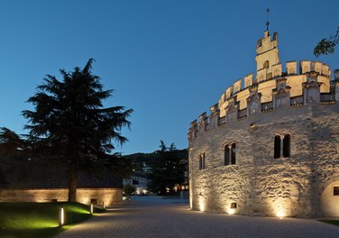 Restructuring  Piazza Neustift - night shot