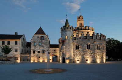 Restructuring  Piazza Neustift - night shot