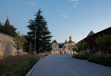 Restructuring  Piazza Neustift - night shot