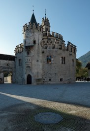 Restructuring  Piazza Neustift - octogonal fountain